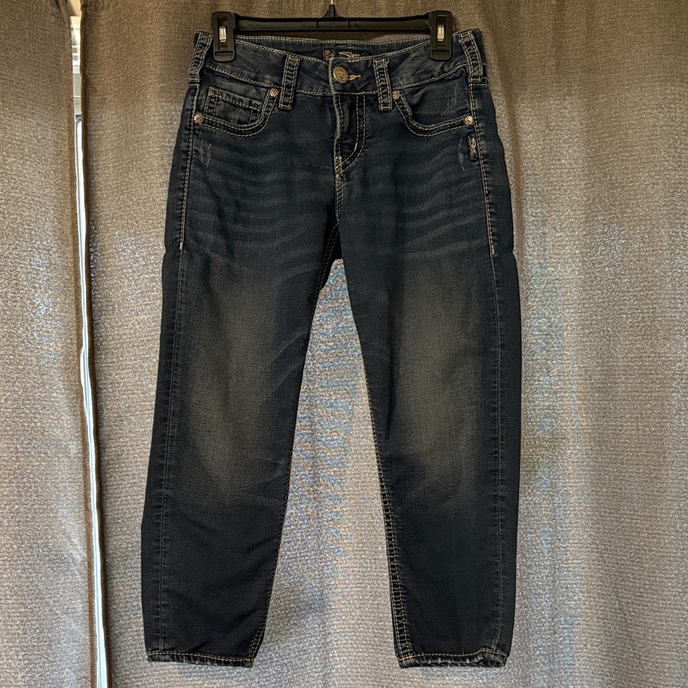 Silver Brand Dark Wash Jean Capris